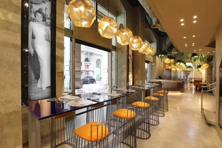Sophia_Loren_Restaurant_Sale_inferiori_01-8484084b